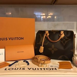SOLD Louis Vuitton Giant Monogram speedy 30